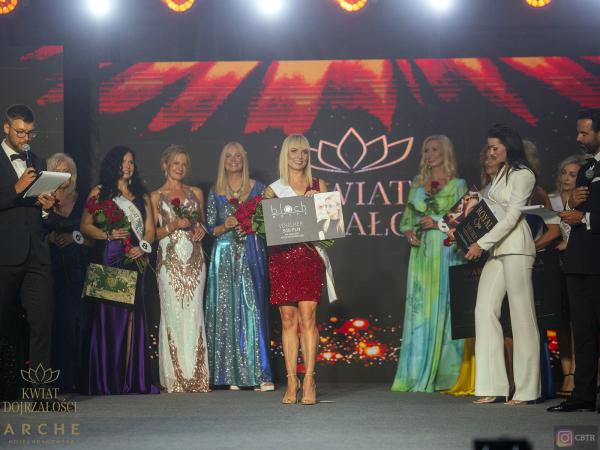 004-m CBTR8881 Kwiat Dojrzalosci Gala Arche Krakowska 24 08 24 b